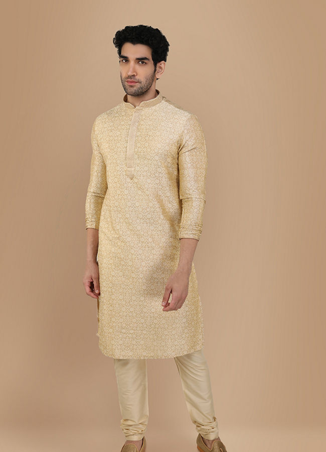 alt message - Manyavar Men Basic Cream Kurta Set image number 1